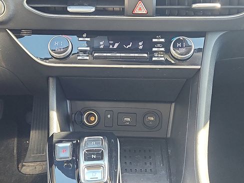 Used 2020 Hyundai Sonata Limited image 18
