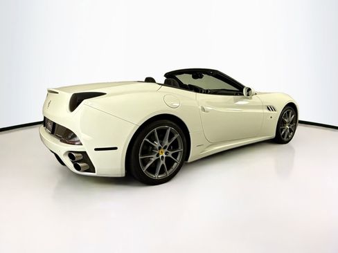 Used 2010 Ferrari California RWD image 7