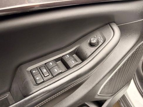 Used 2022 Jeep Grand Cherokee Laredo w/ Luxury Tech Group I AWD/4WD image 19