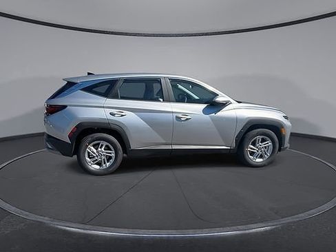 New 2026 Hyundai Tucson SE image 13