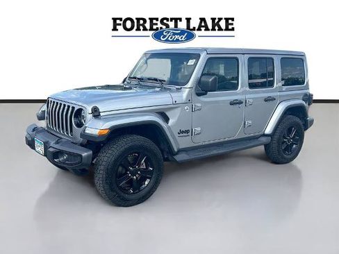 Used 2019 Jeep Wrangler Unlimited Sahara AWD/4WD image 3