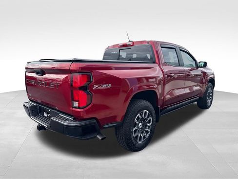 Used 2025 Chevrolet Colorado Z71 w/ Technology Package AWD/4WD image 6