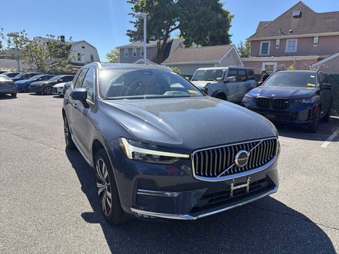 Used 2022 Volvo XC60 B5 Inscription AWD/4WD image 2