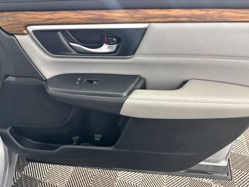 Used 2018 Honda CR-V Touring image 24