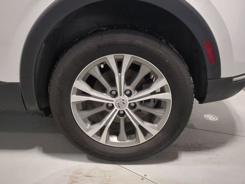 Used 2023 Buick Envision Preferred image 17