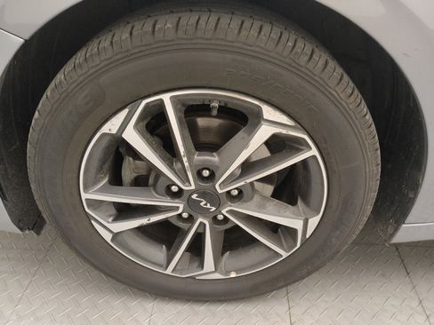 Used 2024 Kia Forte LXS image 31