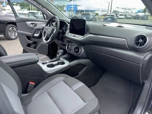 Used 2025 Chevrolet Blazer LT AWD/4WD image 13