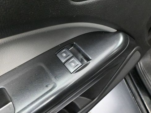 Used 2018 Chevrolet Colorado W/T image 19