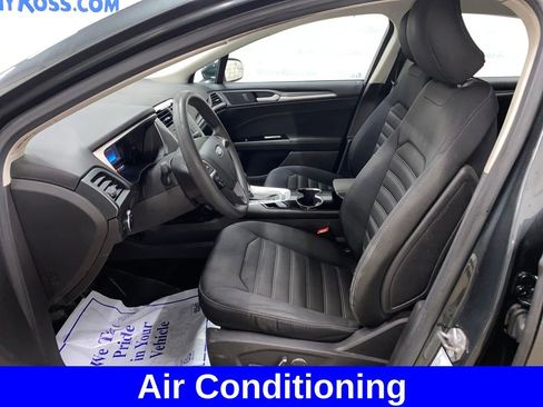 Used 2015 Ford Fusion SE image 7