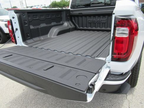 New 2026 GMC Canyon Elevation w/ Convenience Package RWD image 31