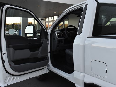 New 2026 Ford F250 XL image 13