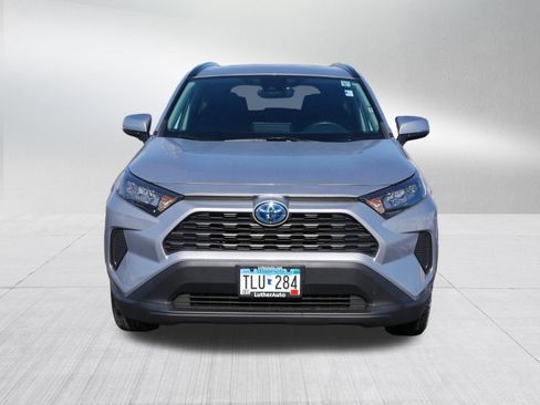 Used 2022 Toyota RAV4 LE image 2