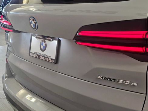 New 2026 BMW X5 xDrive50e w/ M Sport Package image 7