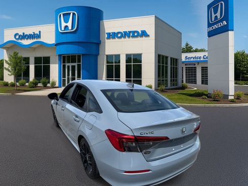 Used 2022 Honda Civic Sport image 4