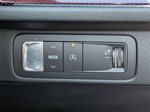 Used 2024 Chevrolet Traverse RS image 18