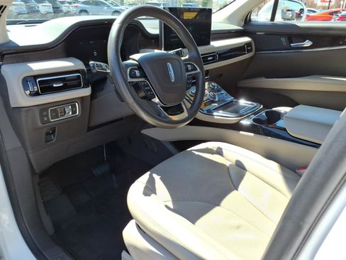 Used 2023 Lincoln Nautilus Reserve image 12