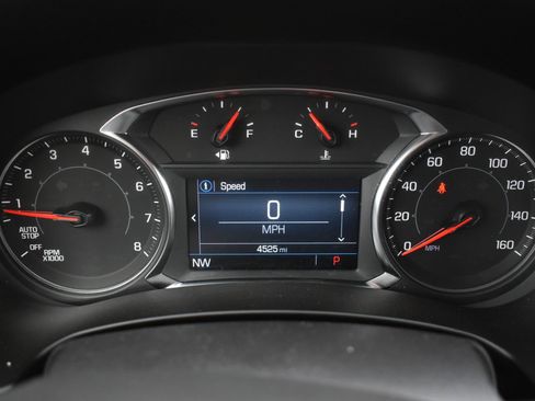 Used 2024 GMC Terrain SLE image 32