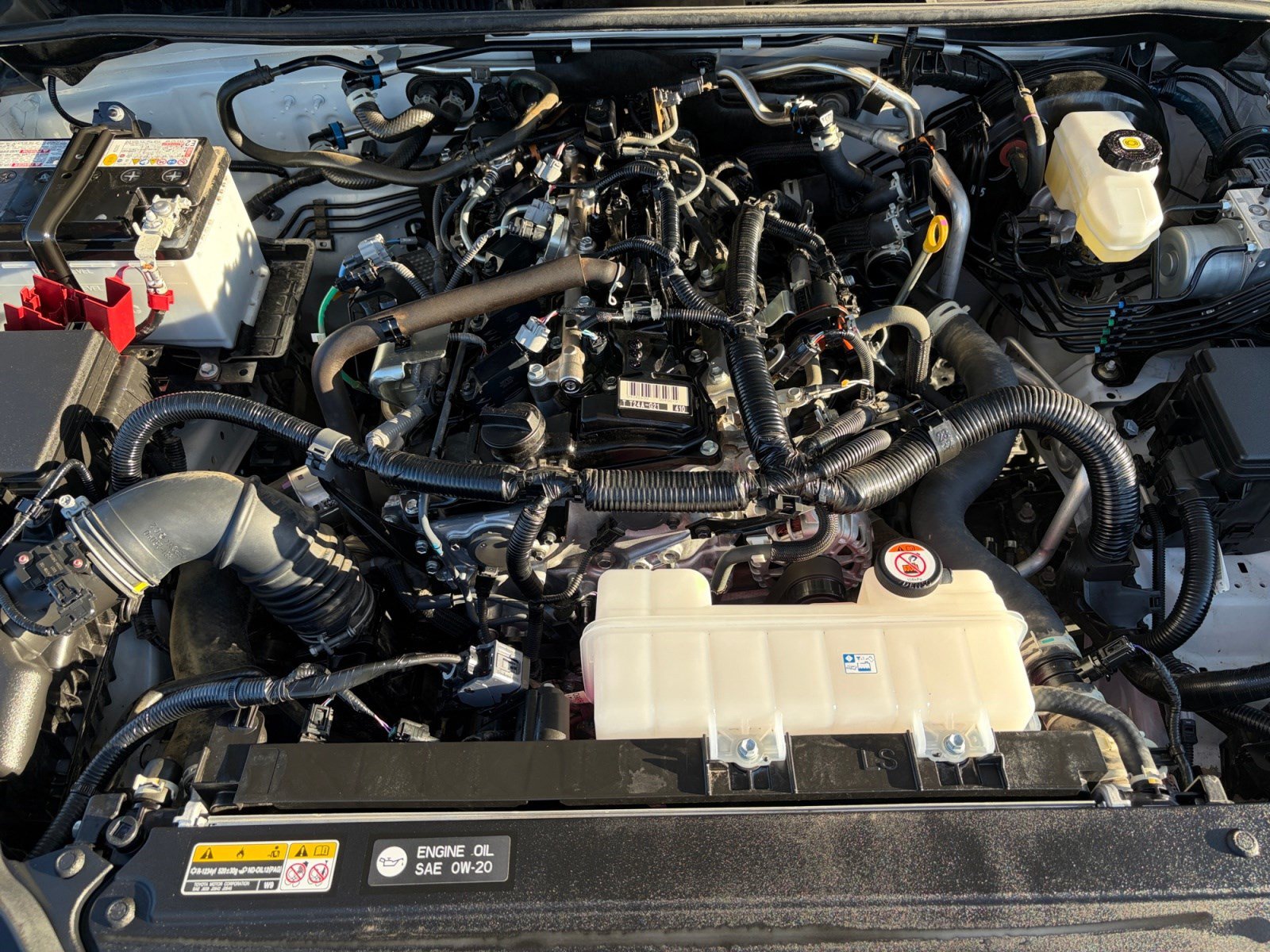 Used 2025 Toyota 4Runner SR5 AWD/4WD image 31