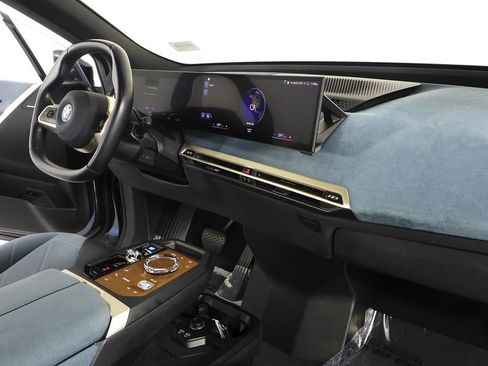 Certified 2023 BMW iX xDrive50 image 12
