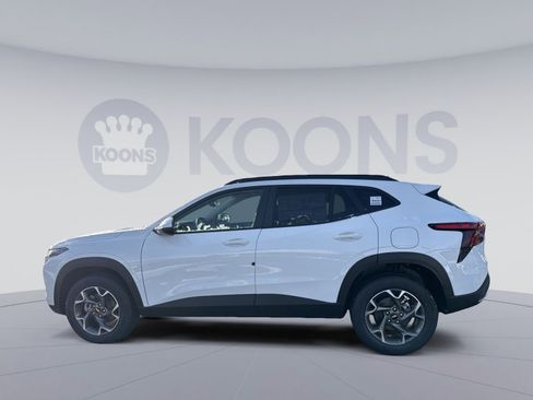 New 2026 Chevrolet Trax LT image 2