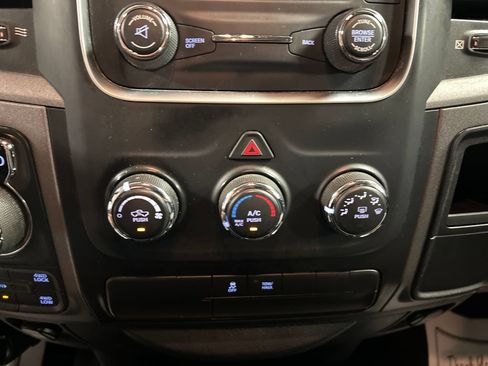Used 2018 RAM 1500 Express w/ Express Value Package AWD/4WD image 17