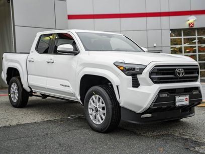 New 2025 Toyota Tacoma SR5
