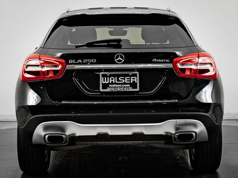 Used 2019 Mercedes-Benz GLA 250 4MATIC image 10