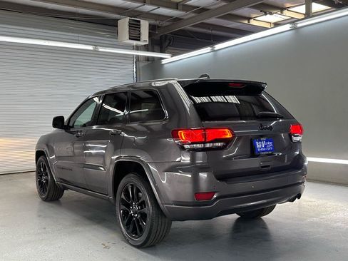 Used 2021 Jeep Grand Cherokee Laredo X RWD image 6