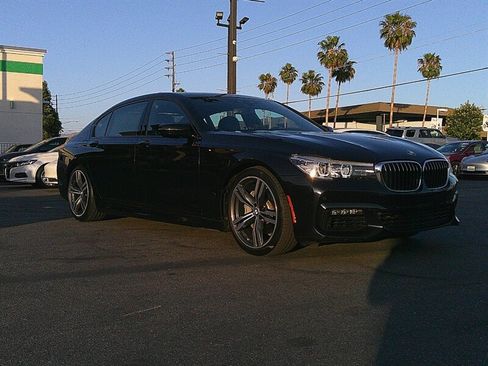 Used 2019 BMW 740i w/ Executive Package RWD image 11