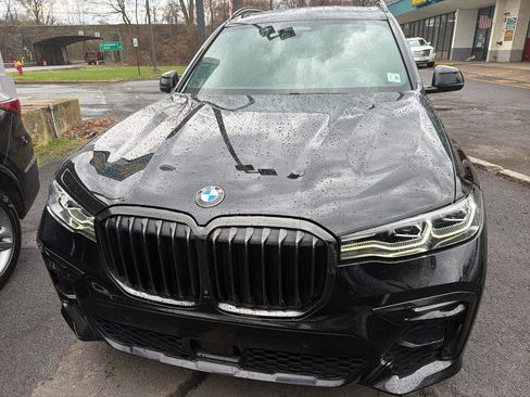 Used 2021 BMW X7 xDrive40i w/ M Sport Package image 2
