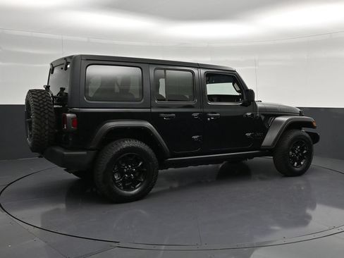 Used 2021 Jeep Wrangler Unlimited Sport AWD/4WD image 3