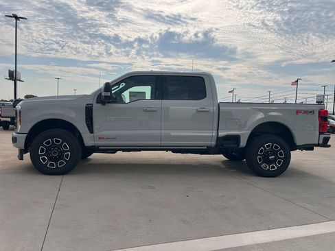 New 2026 Ford F250 Platinum AWD/4WD image 4