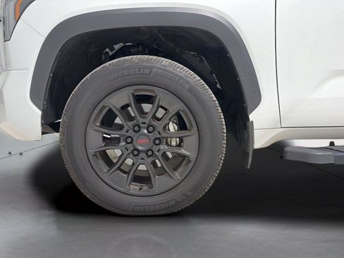 Used 2022 Toyota Tundra Limited w/ TRD Off-Road Package AWD/4WD image 25