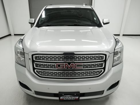 Used 2019 GMC Yukon XL SLE w/ SLE Value Package RWD image 2