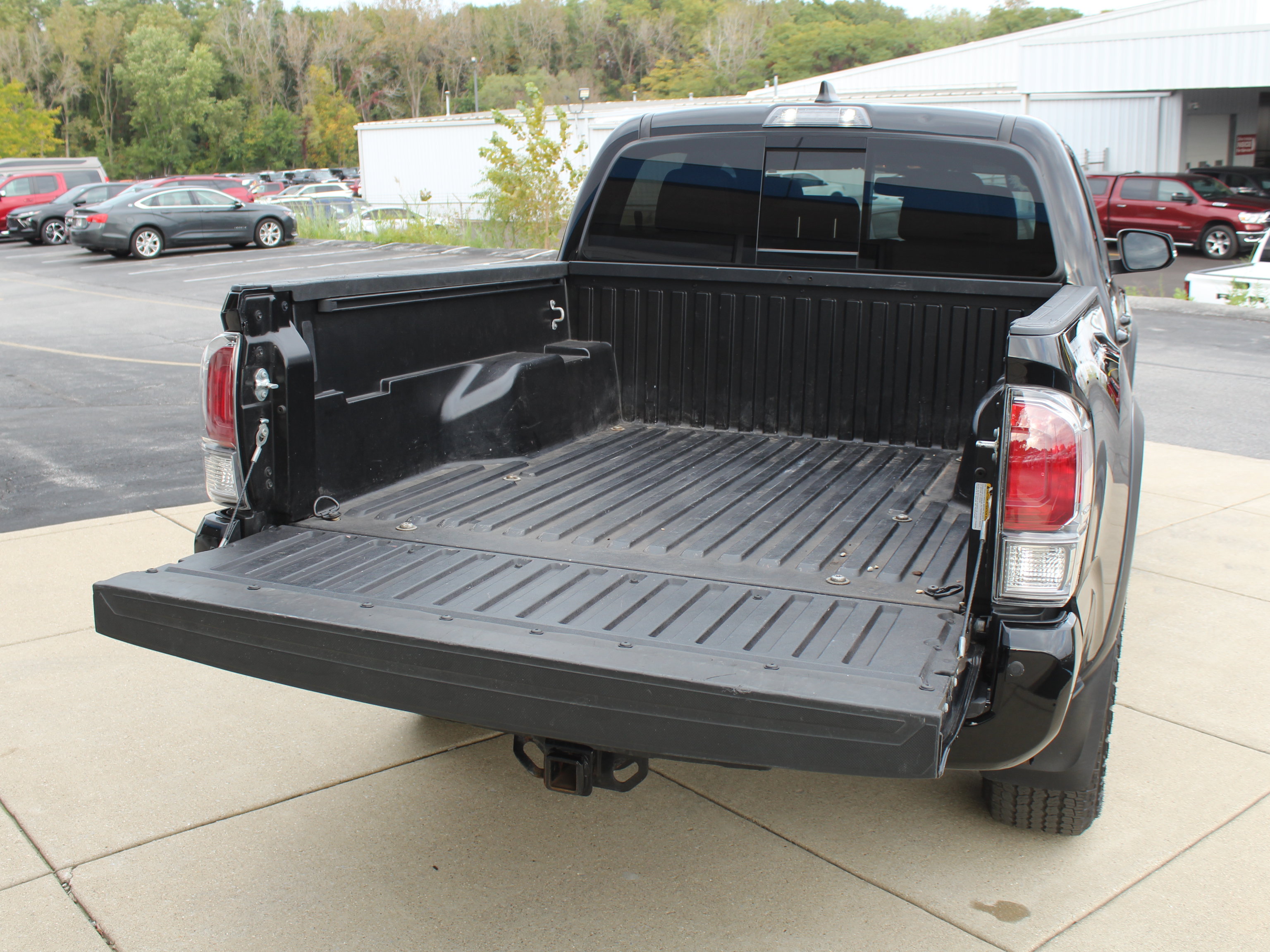 Used 2023 Toyota Tacoma TRD Off-Road w/ TRD Premium Off Road Package AWD/4WD image 29