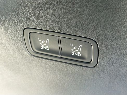 Used 2024 Hyundai Santa Fe Limited image 13