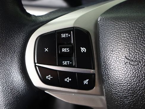 Used 2023 Ford Explorer XLT AWD/4WD image 44