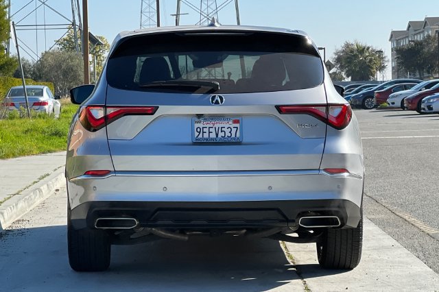 Used 2023 Acura MDX w/ Technology Package FWD image 5