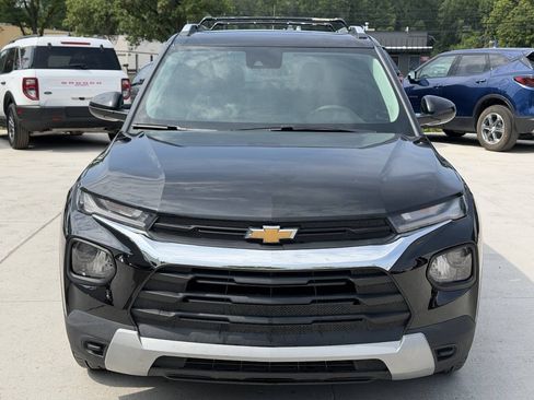 Used 2023 Chevrolet TrailBlazer LT w/ Convenience Package FWD image 3