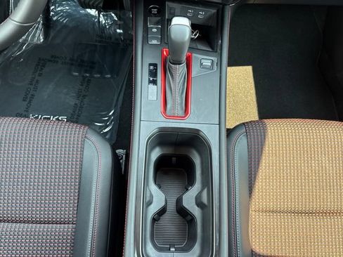 Used 2025 Nissan Kicks SR AWD/4WD image 14