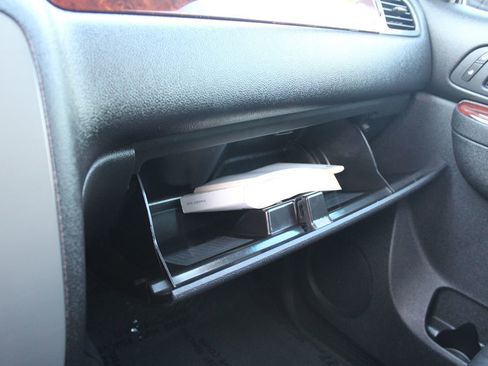 Used 2011 GMC Sierra 2500 SLT w/ SLT Convenience Package image 32