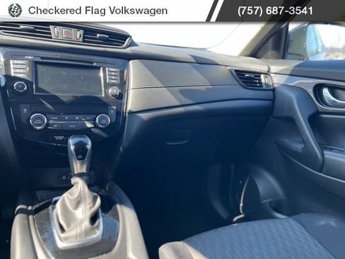 Used 2019 Nissan Rogue SV image 29