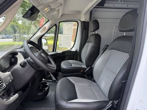 Used 2025 RAM ProMaster 2500 w/ Convenience Group FWD image 11