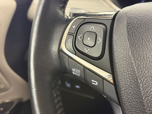 Used 2016 Toyota Avalon XLE Premium image 14