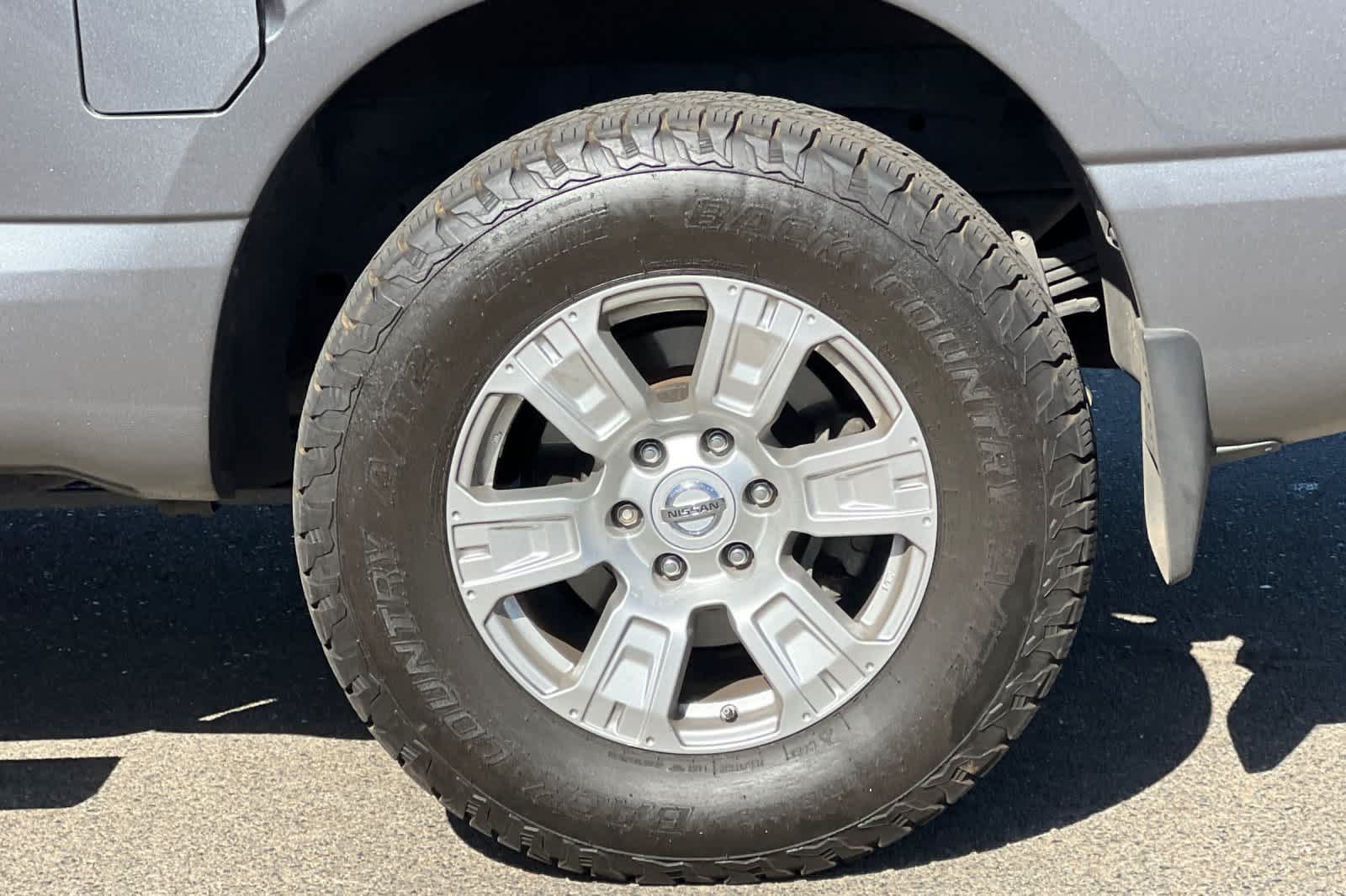 Used 2017 Nissan Titan SV AWD/4WD image 25