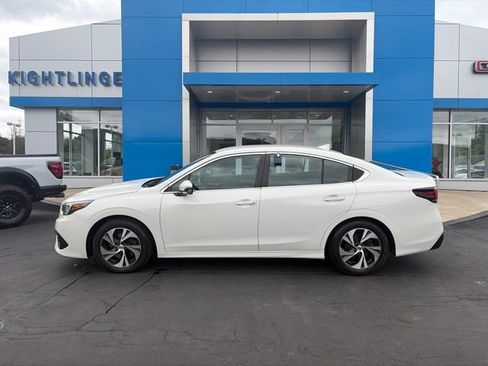Used 2022 Subaru Legacy Premium AWD/4WD image 3