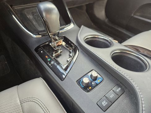 Used 2016 Toyota Avalon Limited image 14