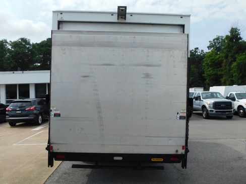 Used 2020 Isuzu NPR image 3