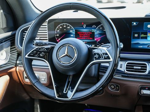 New 2026 Mercedes-Benz GLS 450 4MATIC image 15