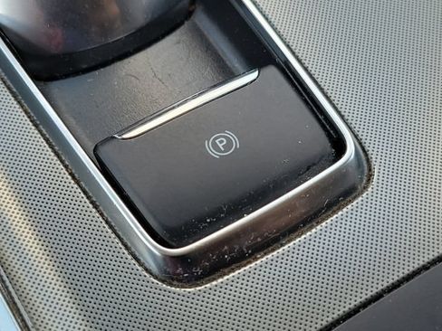 Used 2024 Ford Edge Titanium AWD/4WD image 34